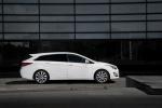 Hyundai i40 Tourer 2014 года (UK)